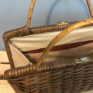 An Original SARNE Purse—made in Hong Kong